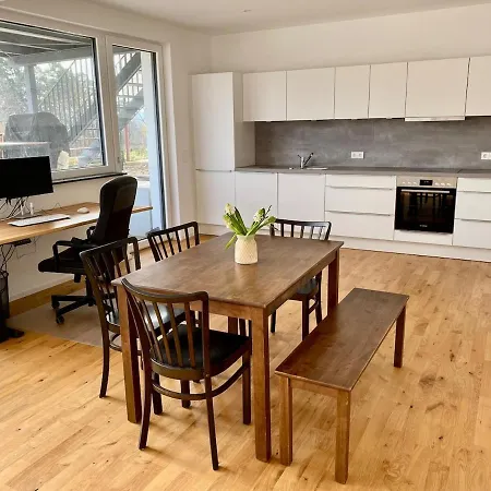 Moderne Wohlfuehl-oase Mit Traumhaftem Ausblick Apartamento *